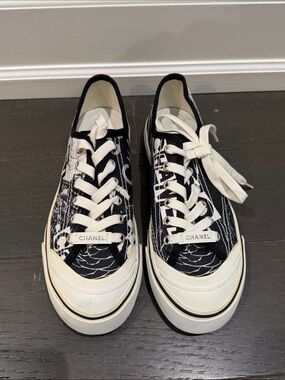 CHANEL Black and White Graphic Canvas Low-Top Sneakers